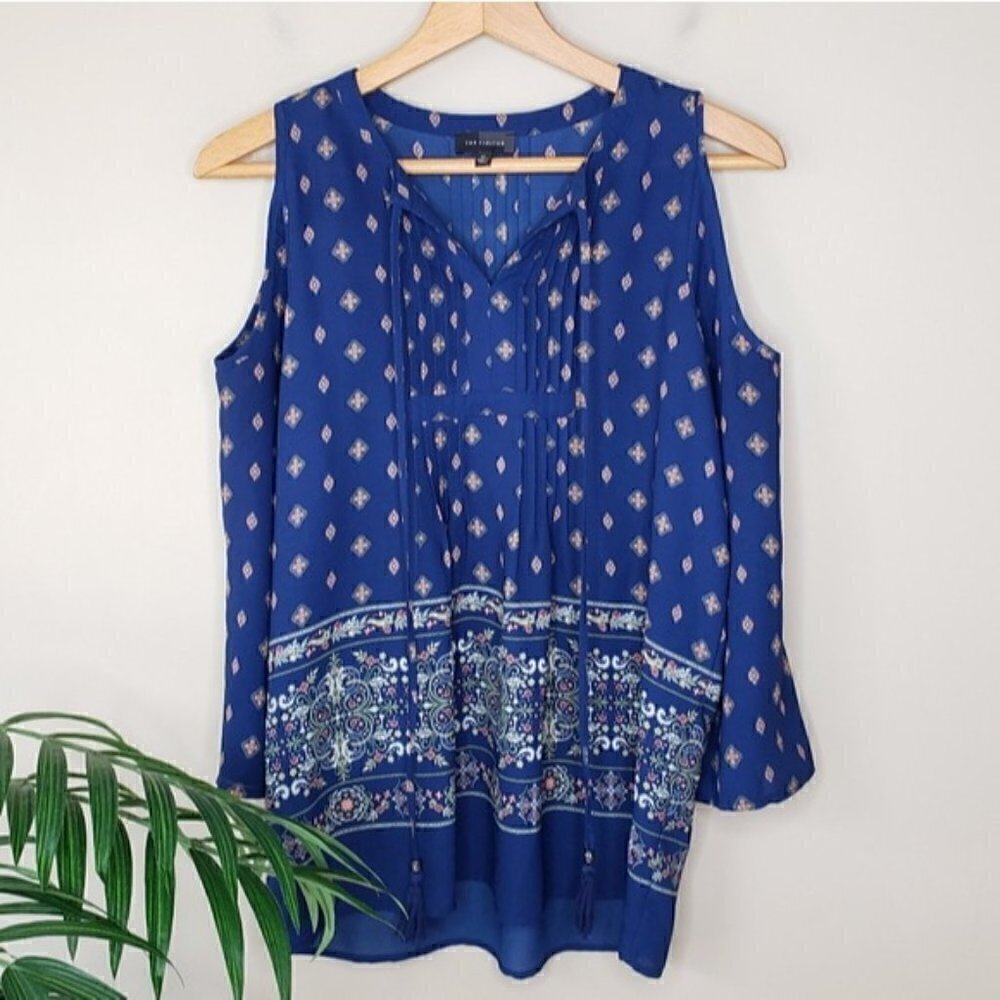 The Limited Navy Blue Diamond Print Cold Shoulder Top Size XS